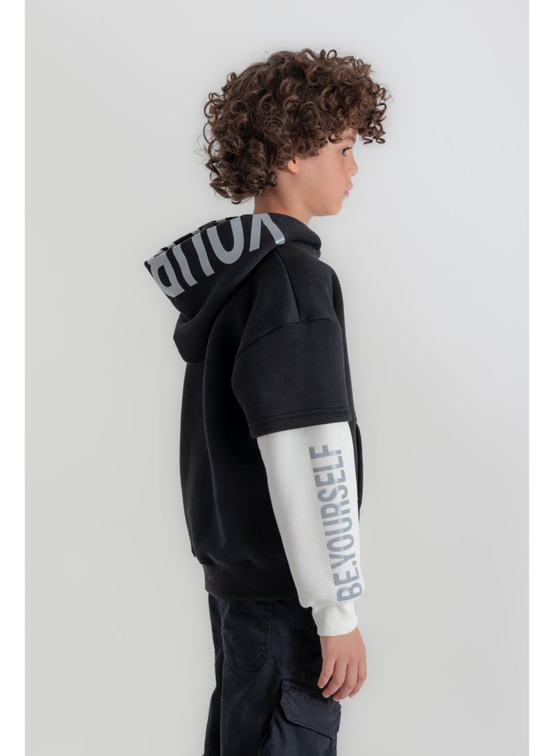 سي إن جينز وير كيدز هودي أولادي بطبعة BE CURIOUS - Image 3